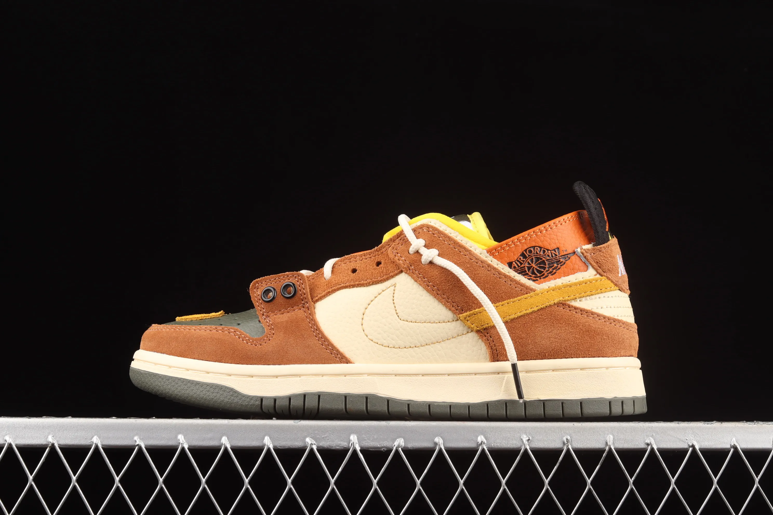 All categories Nk SB Dunk series Nk SB Dunk Low low-top sneakers Nk SB Dunk Low Nike four-in-one multi-element casual sneakers BQ6817-017